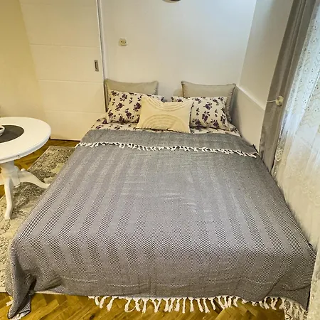 Toby Old Town Apartment *