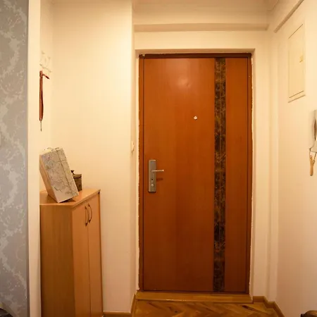 Toby Old Town-3rd Floor-stairs Only-public On Street Self Parking In Busy Old Town Zone-cash Only-please Read Listed Conditions Before Booking! Mostar