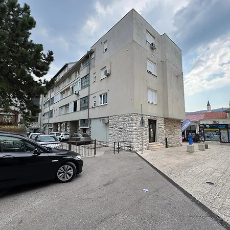 Toby Old Town-3rd Floor-stairs Only-public On Street Self Parking