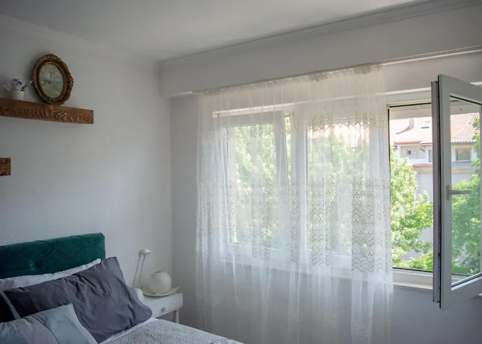 Toby Old Town-3rd Floor-stairs Only-public On Street Self Parking 아파트