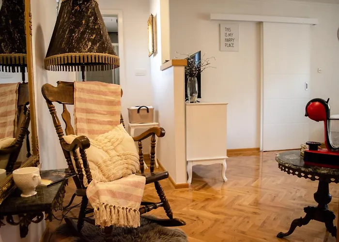 Toby Old Town-3rd Floor-stairs Only-public On Street Self Parking * 모스타르