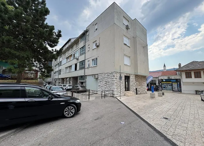 Toby Old Town-3rd Floor-stairs Only-public On Street Self Parking